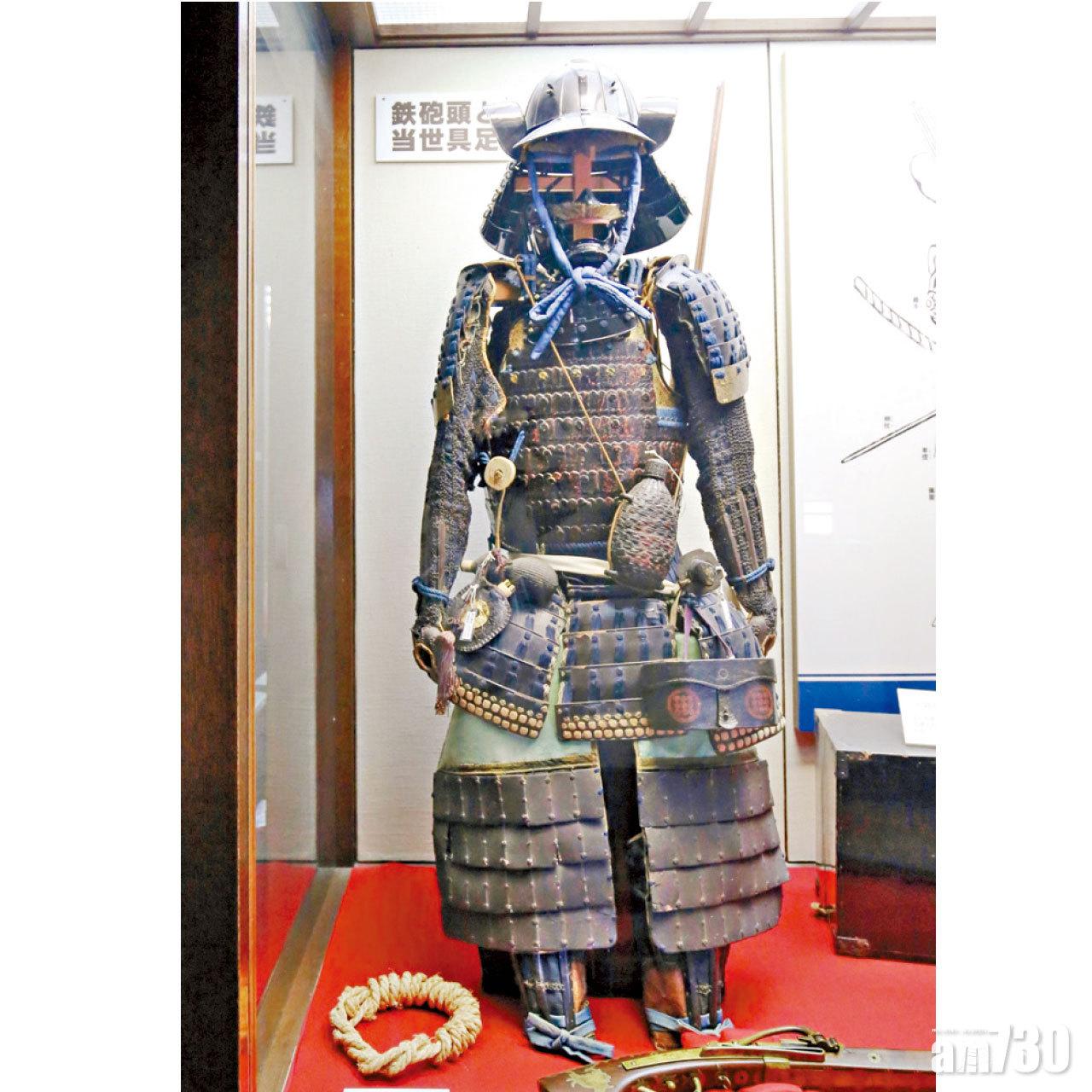 古代的武士盔甲,保護性極強。