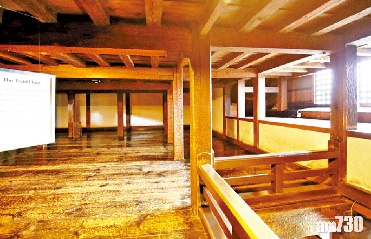 建築物用上大量木材作支撐。