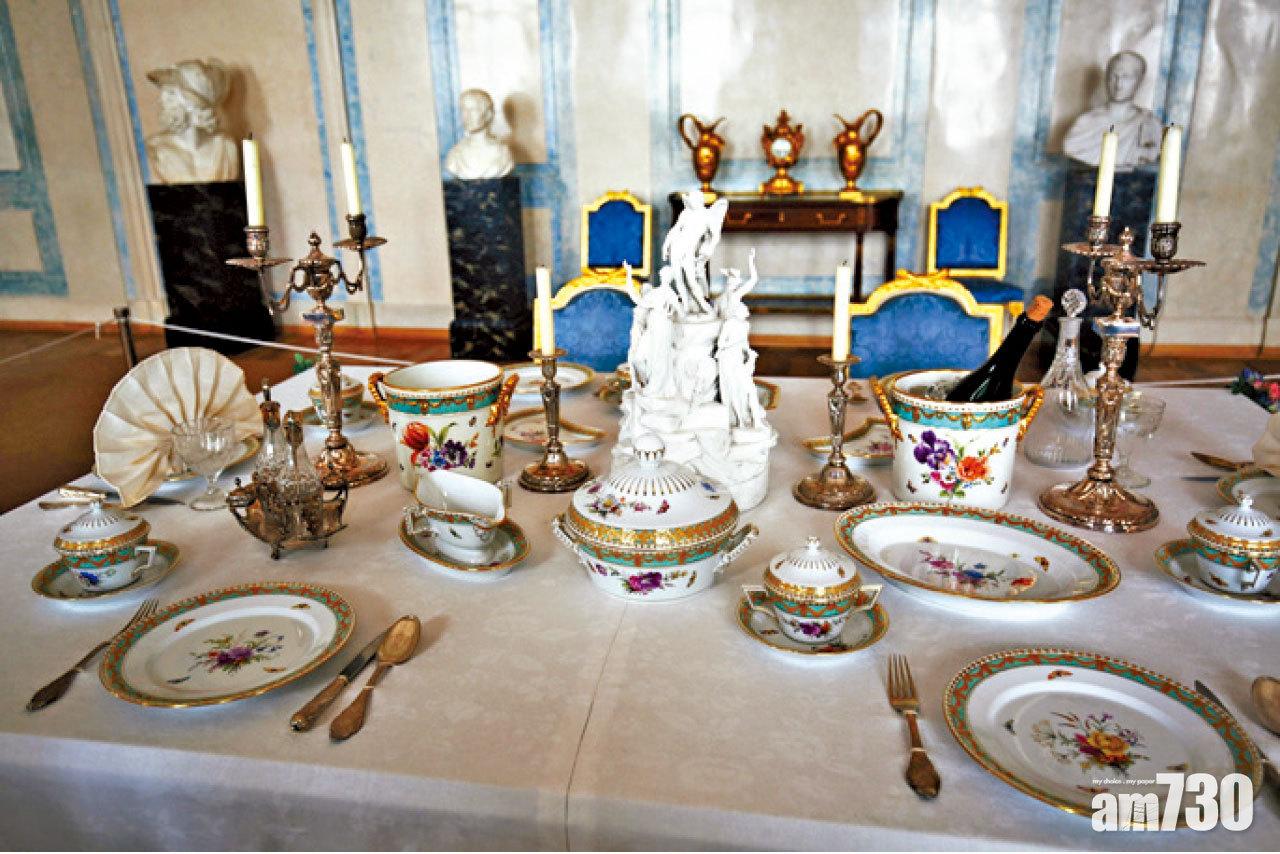柏林瓷器餐具,是專為公爵而安排的。