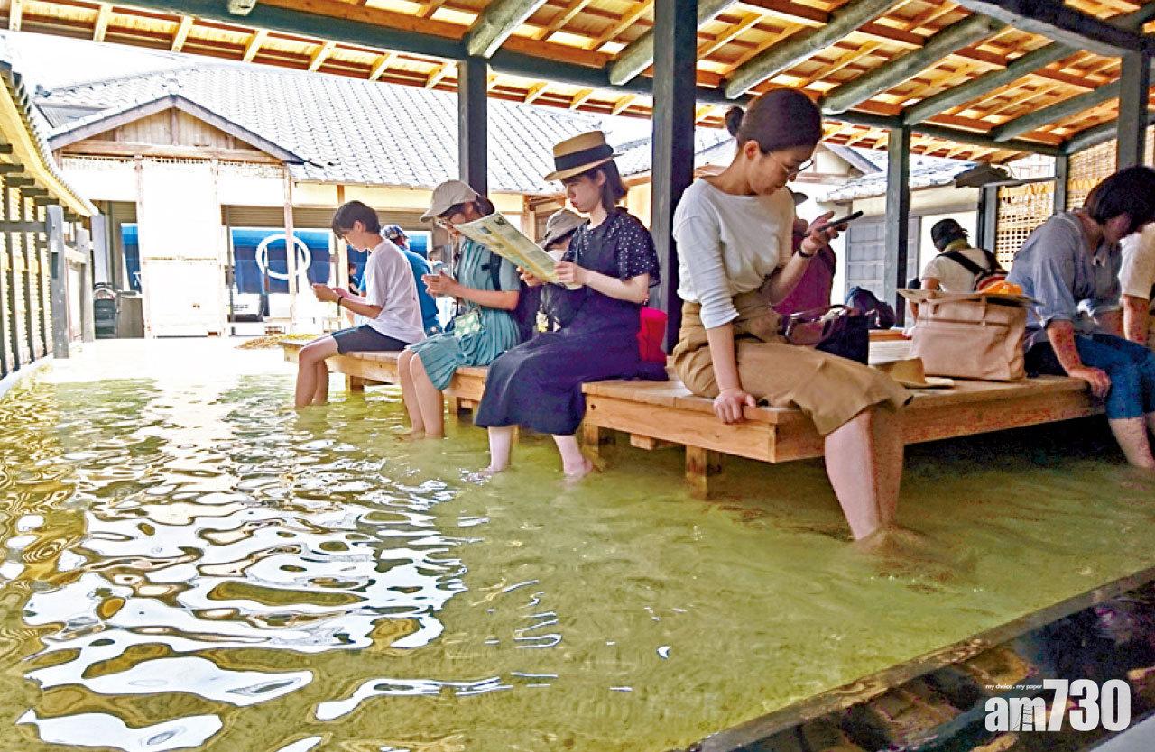 建築師三分一博志在直島的新設計名為Naoshima Plan 2019「水」,把古老大屋修建,讓參觀者在水池浸腳,冰冷的水,十分醒神。