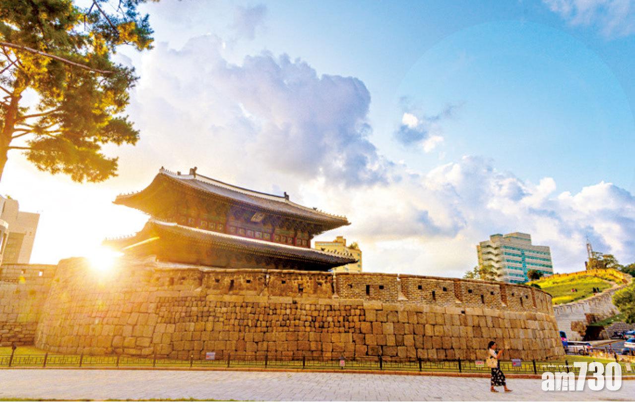 東大門真正叫興仁之門,現只保留環狀城牆。