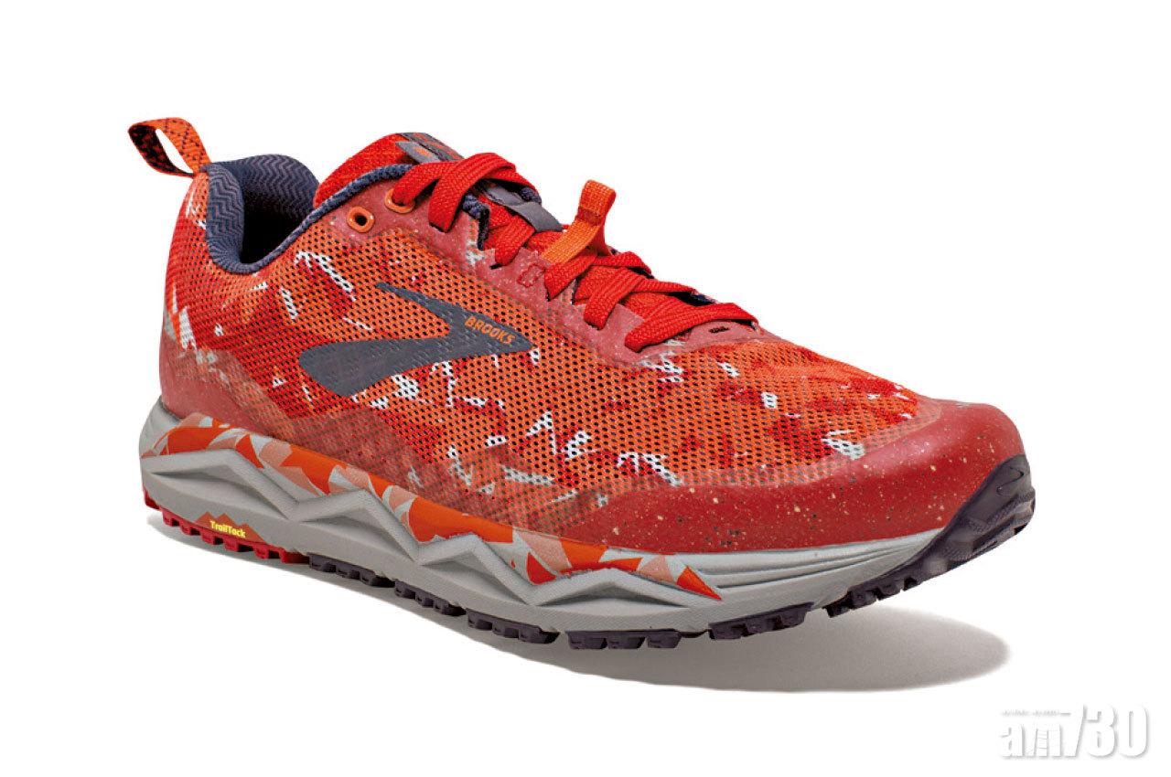 紅色Caldera 3跑山鞋 $990 (a)