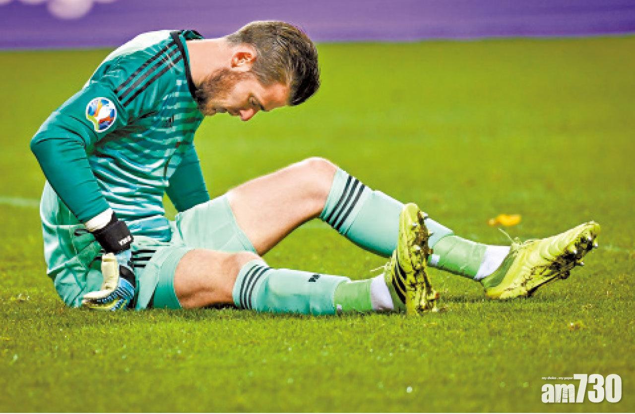 西班牙門將迪基亞受傷。