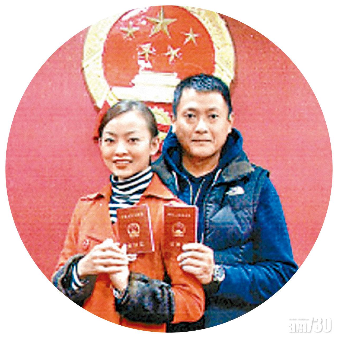 張利華的臉孔不斷進化,與魏駿傑結婚時的樣子大不同。