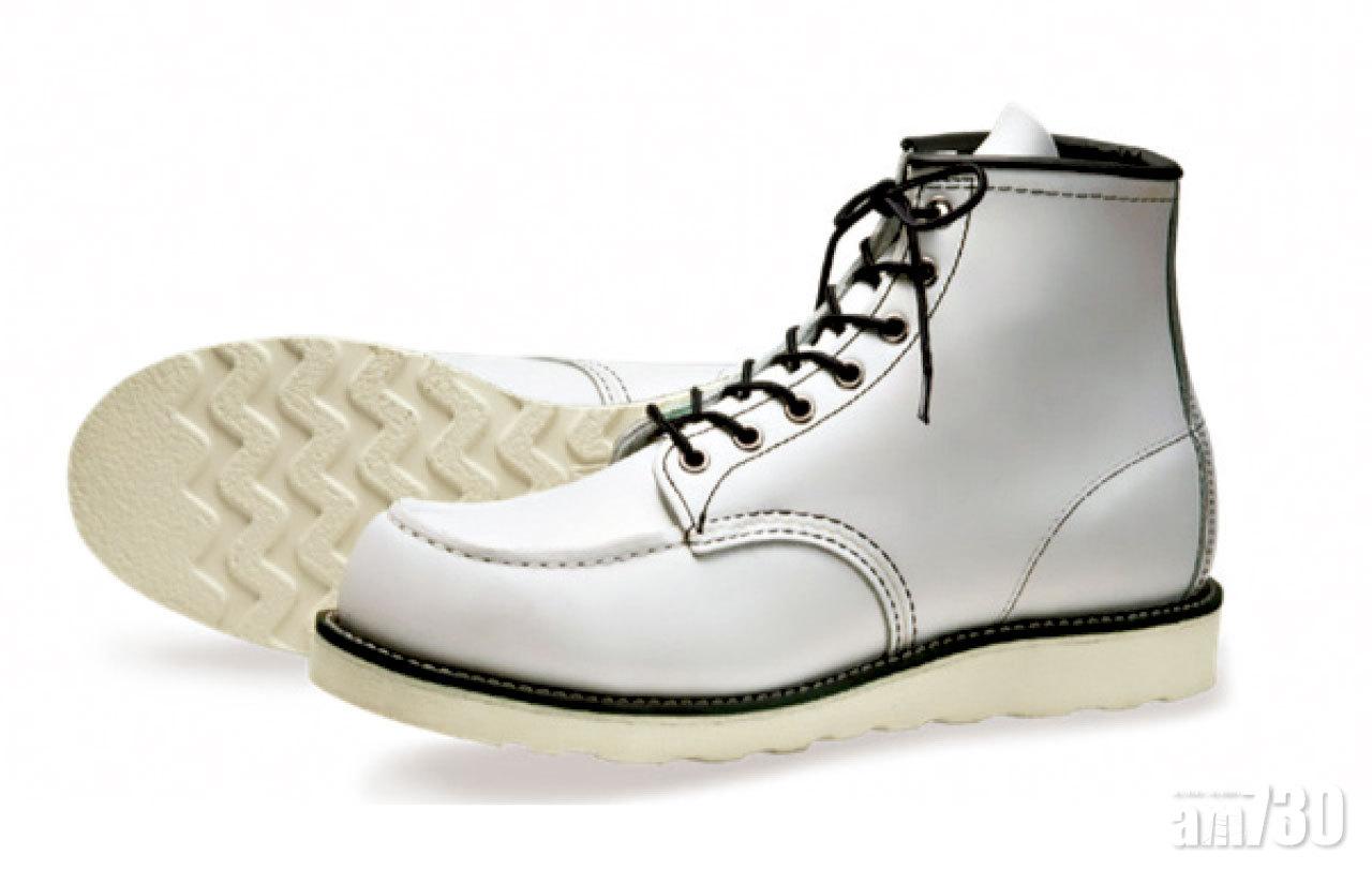 白色限量版Moc Toe Round Toe (Style No.8871) $2,999 (a)