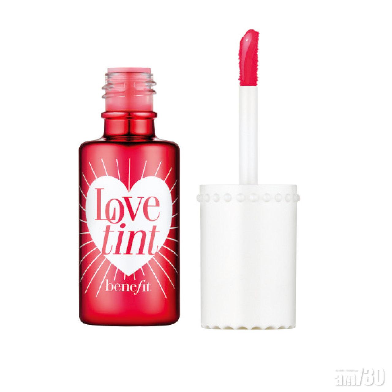 心動唇頰兩用胭脂水 $160 (a)
火紅色調的唇頰兩用胭脂水,配方持久、不脫色,自然飽和的色澤相當討喜。