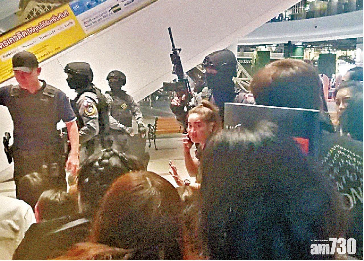軍人前晚分批疏散民眾。