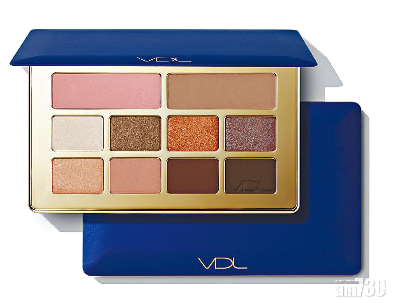 限量版專業多功能彩妝盤 (#Pantone 2020限量版No.1暖色系) $310 (d)
眼影盤上的暖色眼影,以紫色和啡色為主調,質感亮麗,只須輕輕一抹便能呈現自然鮮明的顏色,完成具立體感的眼妝。