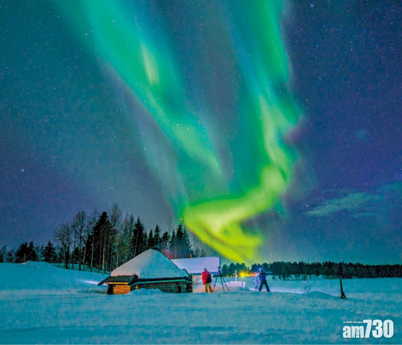 極光季節日短夜長,在黑暗路上長時間駕駛比較危險,建議跟隨追光團比較安全。