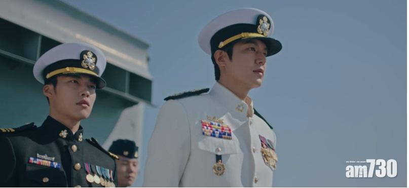 李敏鎬穿上海軍服迎戰日本。