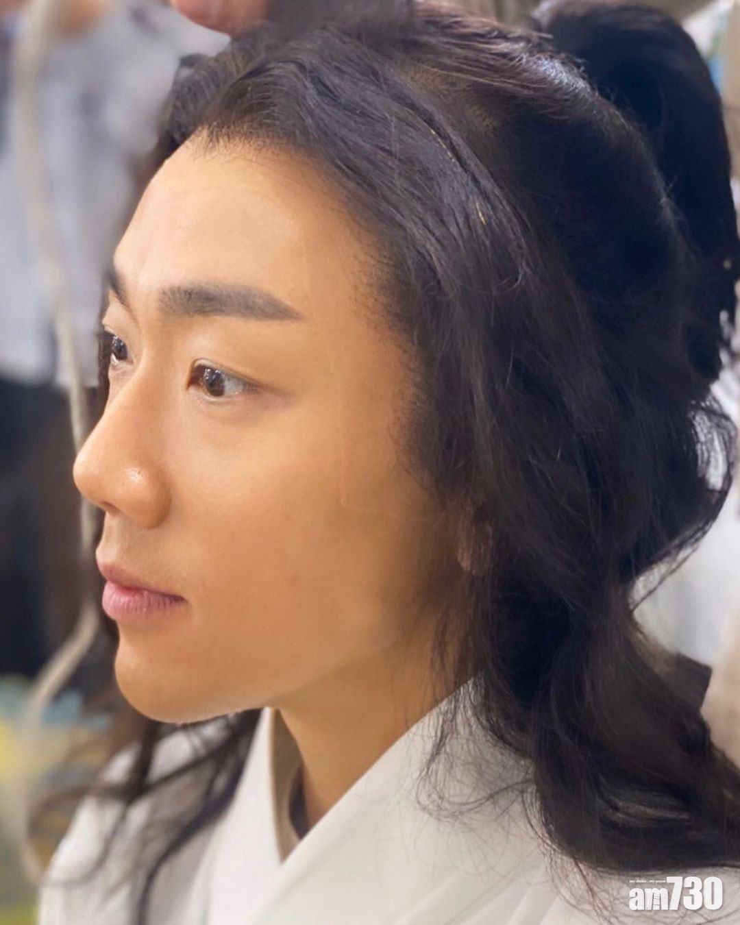 早前劉浩龍在社交平台曝光了宋青書造型。