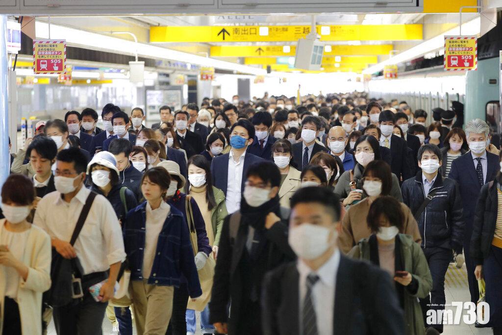 疫情下「全民口罩」,日本整容人數大增。(資料圖片)