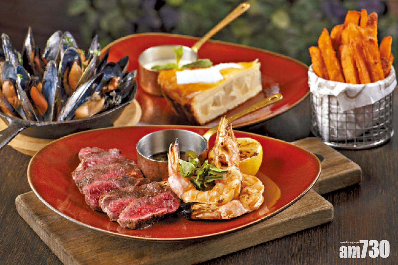 頭盤選擇包括傳統凱撒沙律、法式白酒煮青口或香濃周打蜆湯。主菜為香烤澳洲和牛肩胛扒伴藍海蟹餅或大蝦配阿根廷番荽醬。甜品可選擇軟心朱古力蛋糕或吉士蘋果撻。
$350(The Chop House)