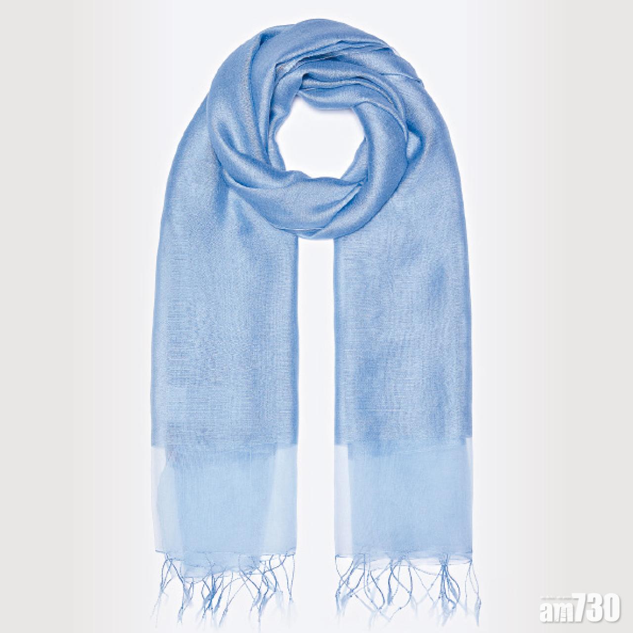 7. 粉藍色薄圍巾 $780 (b)