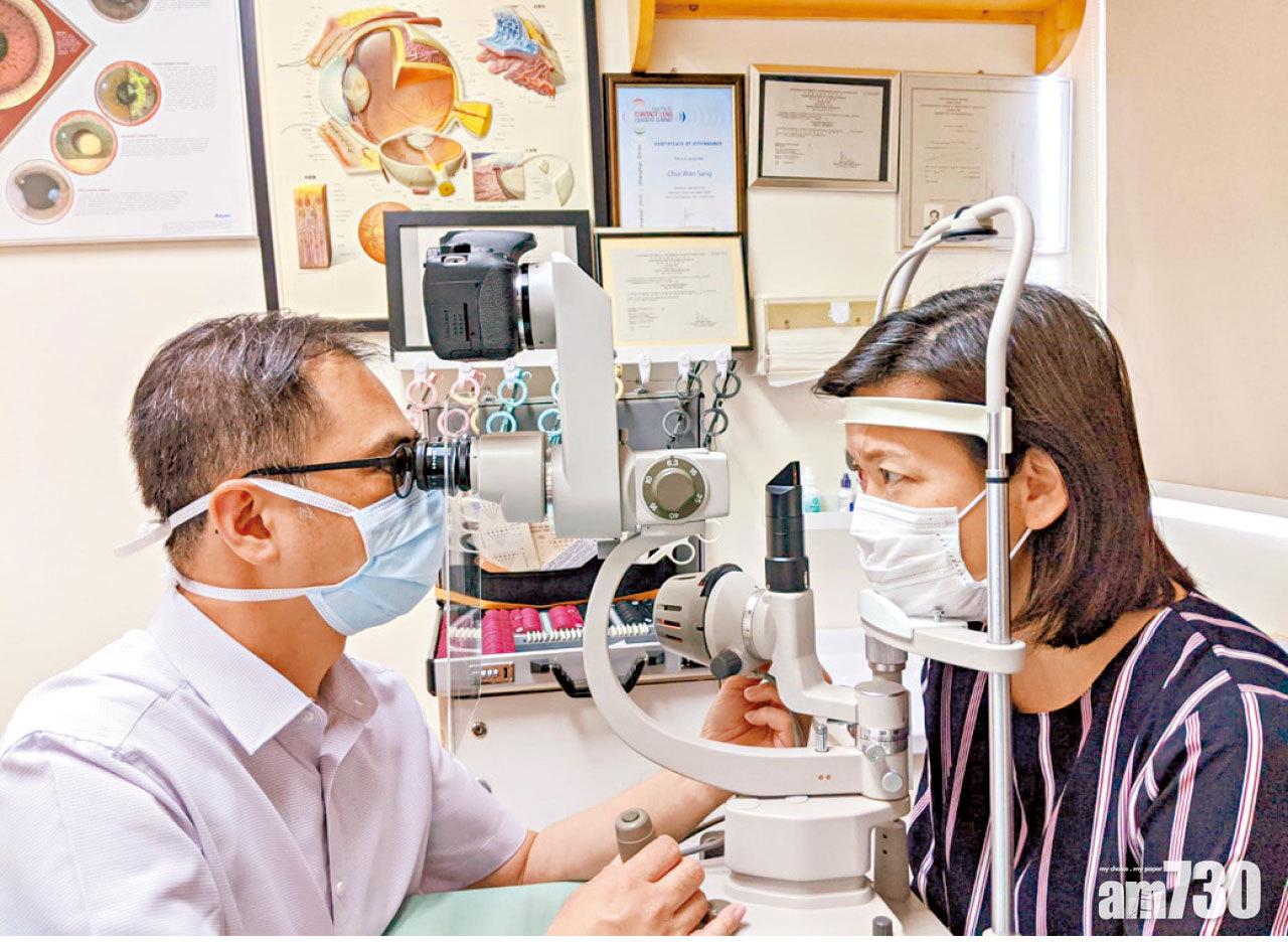 徐芸生(左)指,大家糾正戴Con動作就不怕因此染疫。