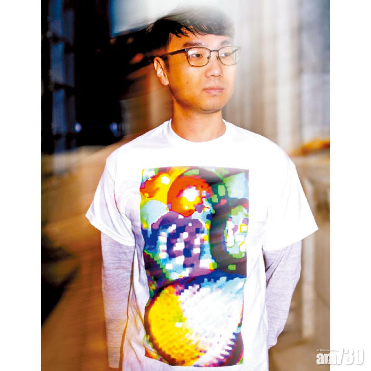 美國東北大學開發的一款反監視T恤。Photography Matthew Modoono/Northeastern University