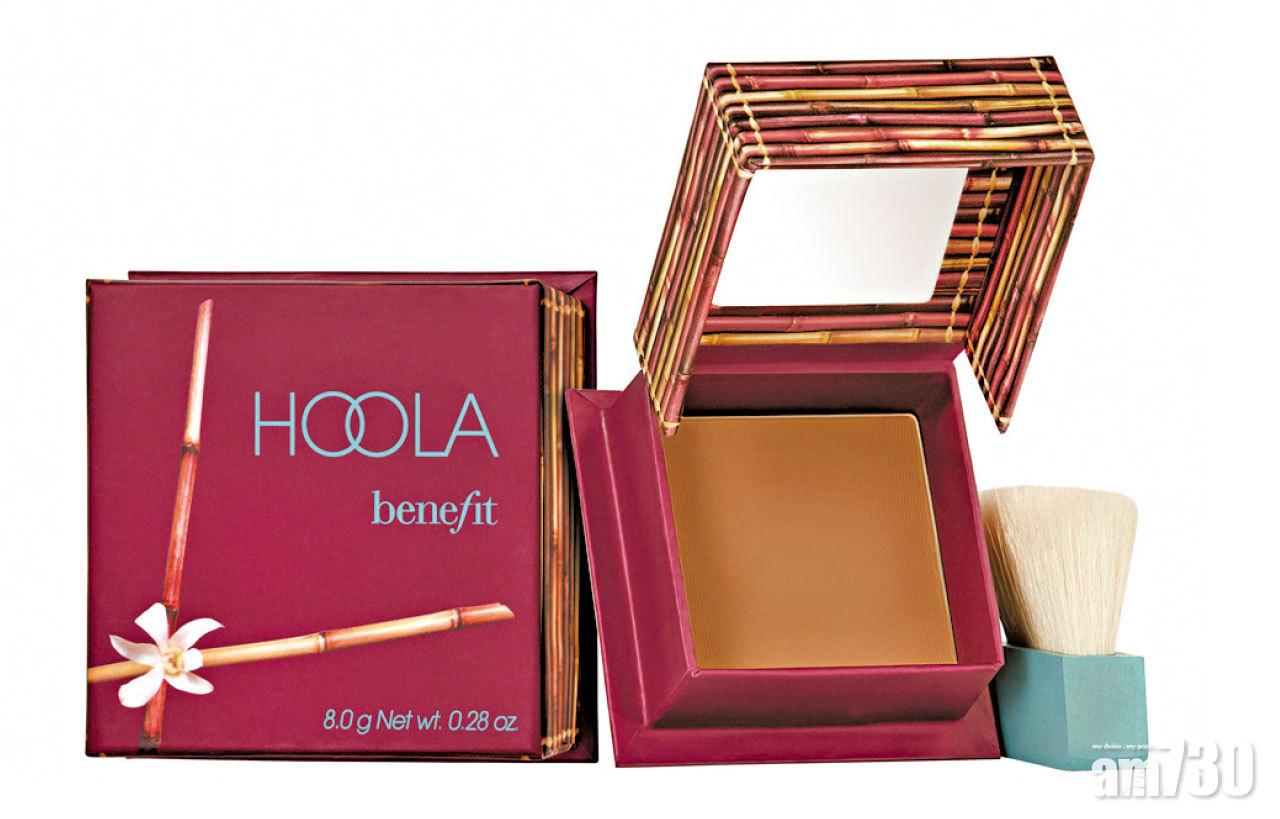 HOOLA古銅胭脂蜜粉 $270 (a)
(Eyeshadow for this look: Georgia + Hoola)
古銅色胭脂蜜粉亦可當作眼影使用,只需先把Georgia塗於眼皮上,再於眼窩位置塗上HOOLA古銅胭脂蜜粉,令眼睛更深邃。