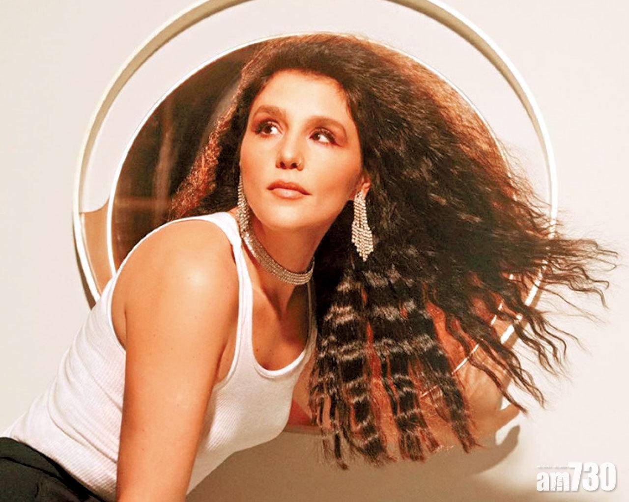 自信回歸舞池的Jessie Ware,唱出獨有韻味,每首歌曲裡挑逗與勾魂也相當到位。