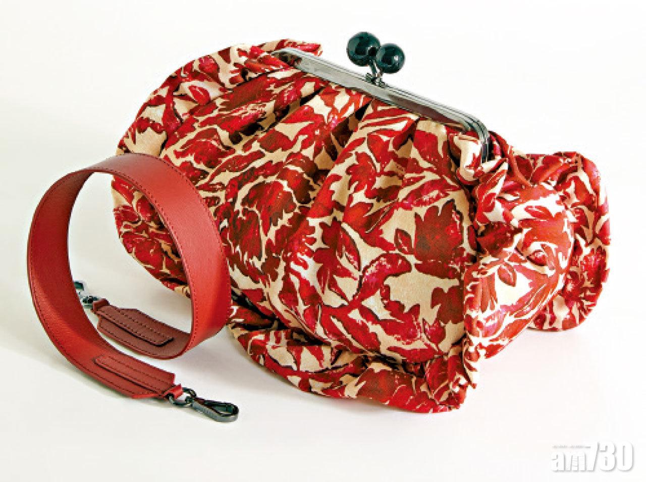 棗紅色樹葉印花兩用手袋 $2,880 (c)