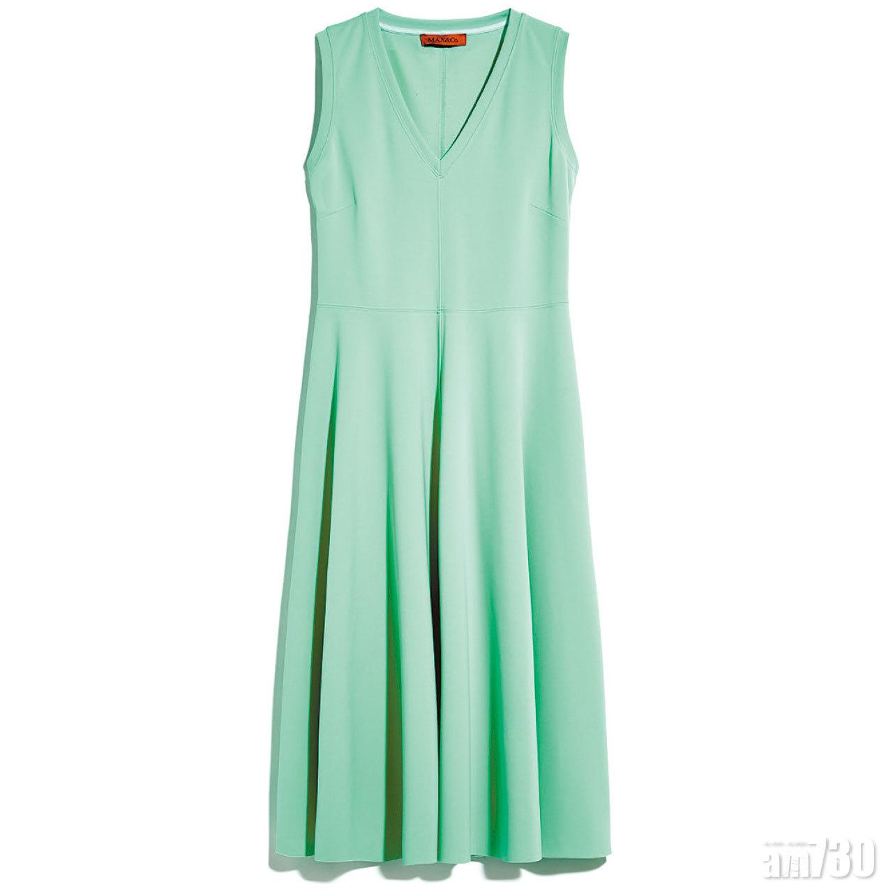 薄荷綠色背心長裙 $2,080 (e)
