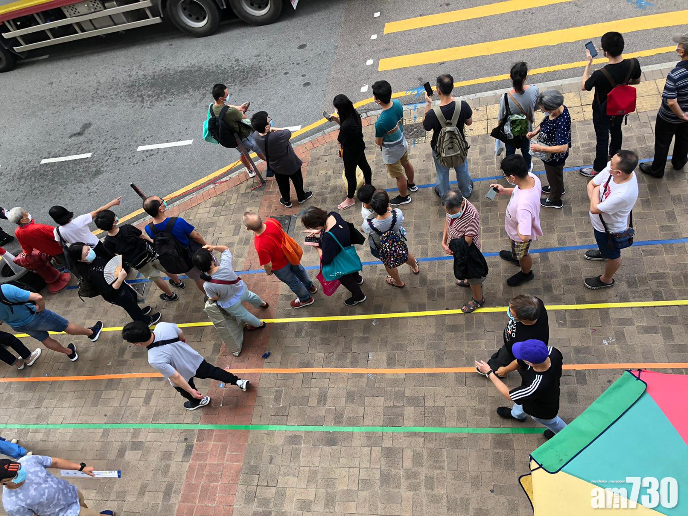 市建局安排承辦商改用防滑耐磨的油漆髹上候車線。