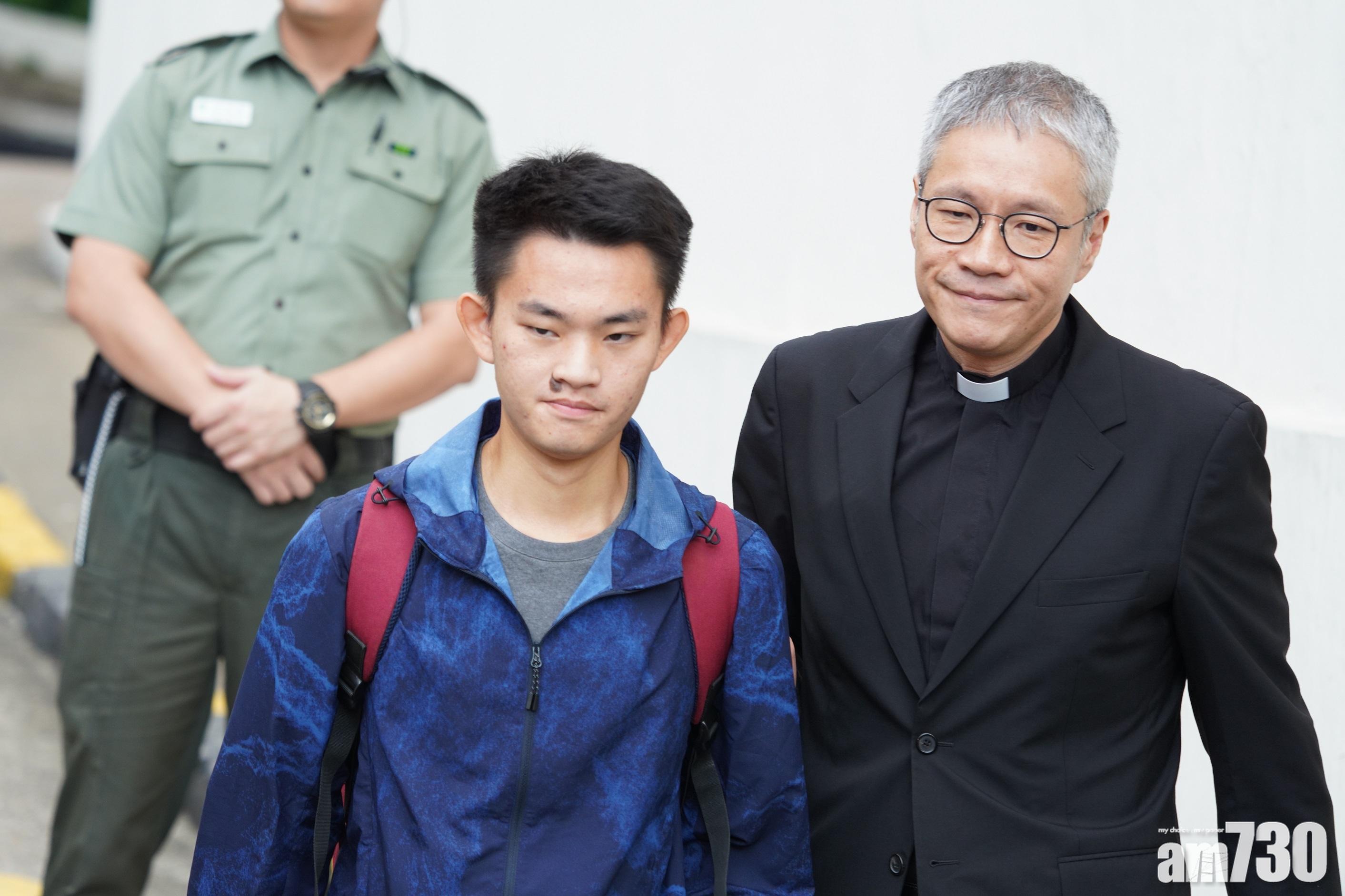 陳同佳當日在管浩鳴陪同下出獄,他至今未兌現承諾赴台投案。(資料圖片)