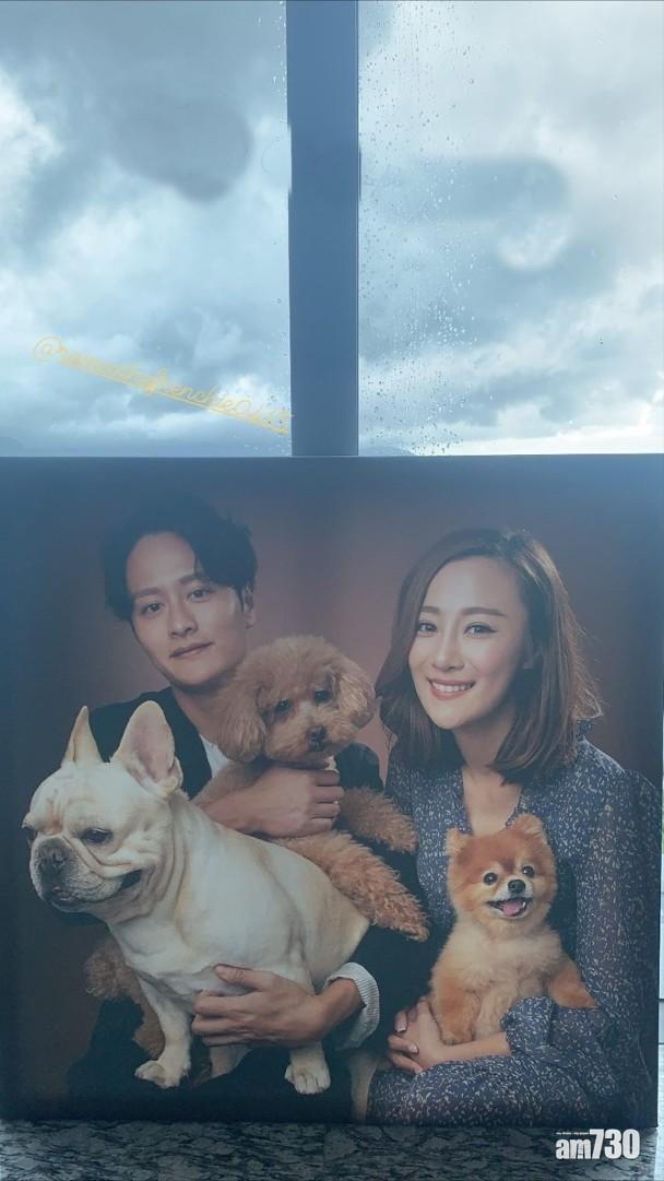 謝東閔早前上載二人的照片,力證二人情未變。