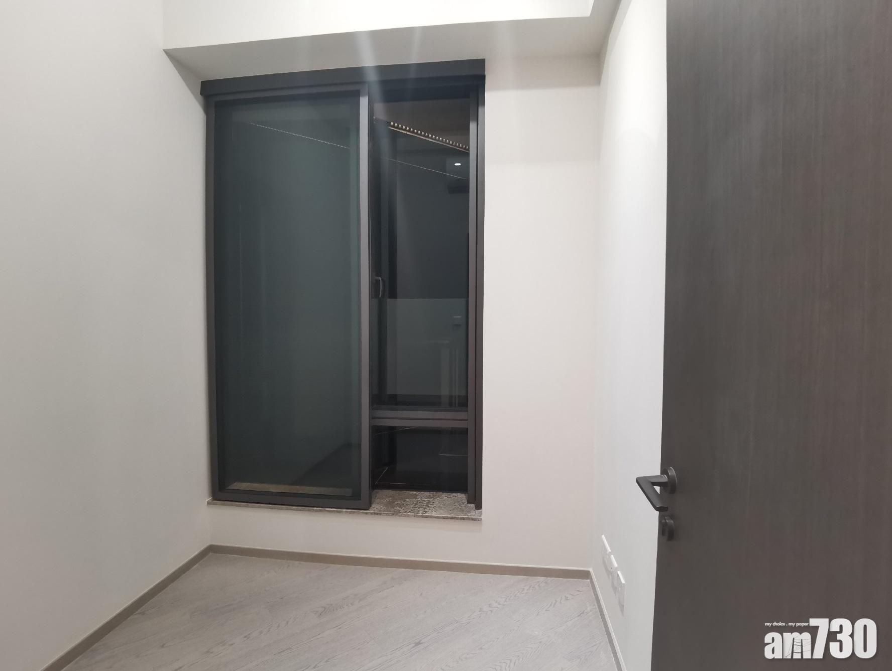 兩間細房同樣四正實用。