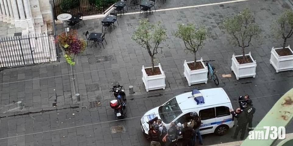 大批警員趕抵。(互聯網)