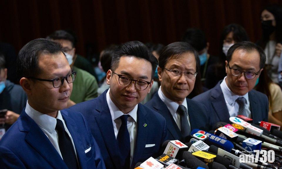 4名立法會議員喪失資格稱感到光榮。(蘇文傑攝)