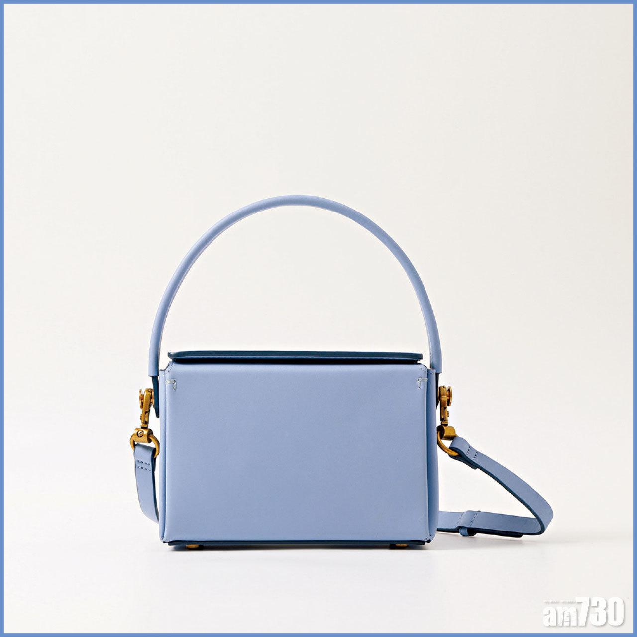 粉藍色皮革小手袋 (#DEVON) $1,850 (a)