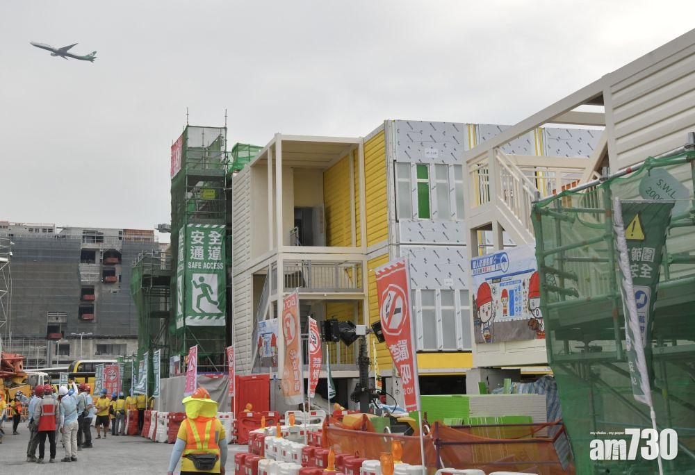 亞博館旁的臨時醫院項目可望本月底平頂,明年一月內完成。(政府新聞處)
