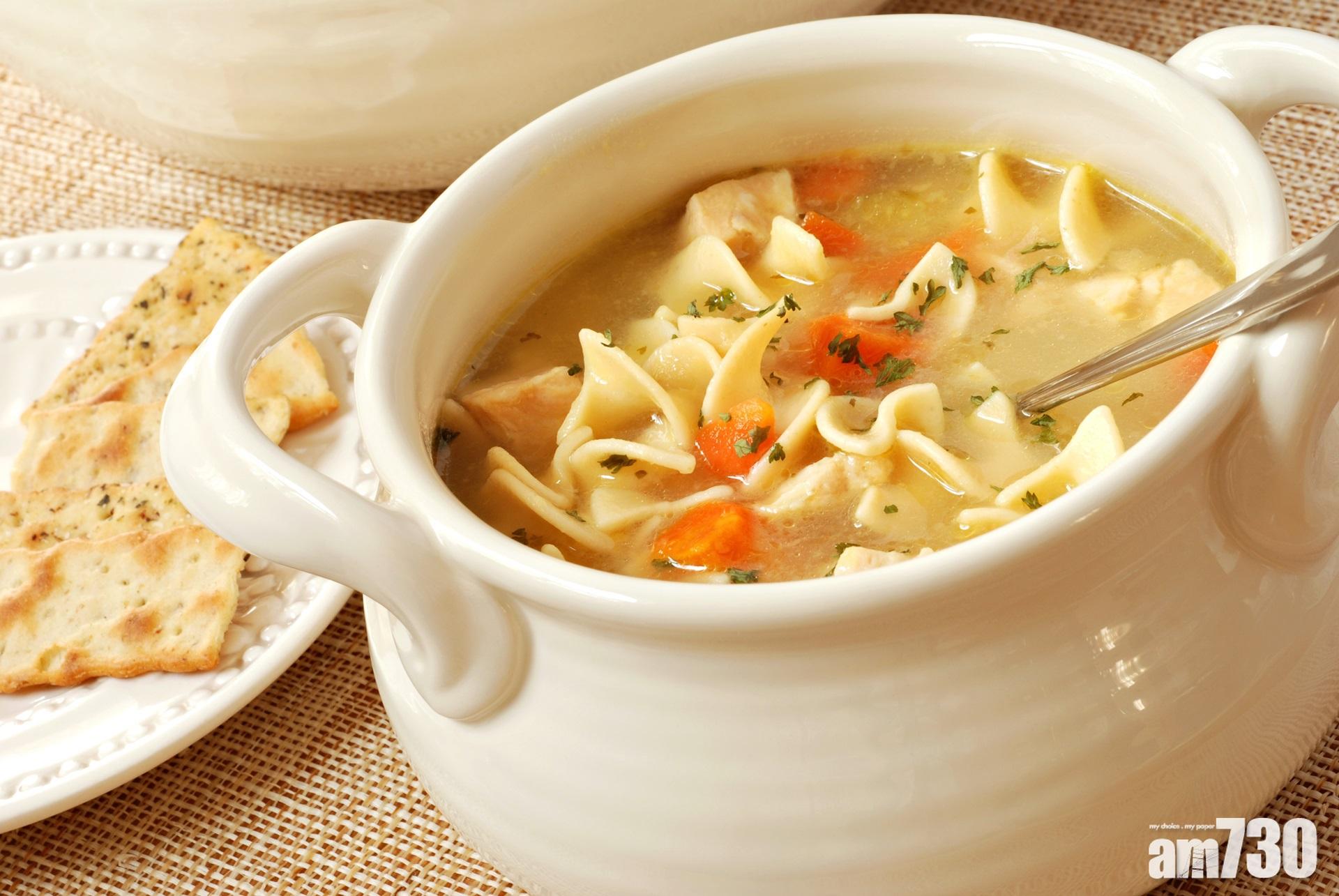 過量食用超加工食物與肥胖等代謝症候群及功能性腸胃疾病有關。(互聯網圖片)