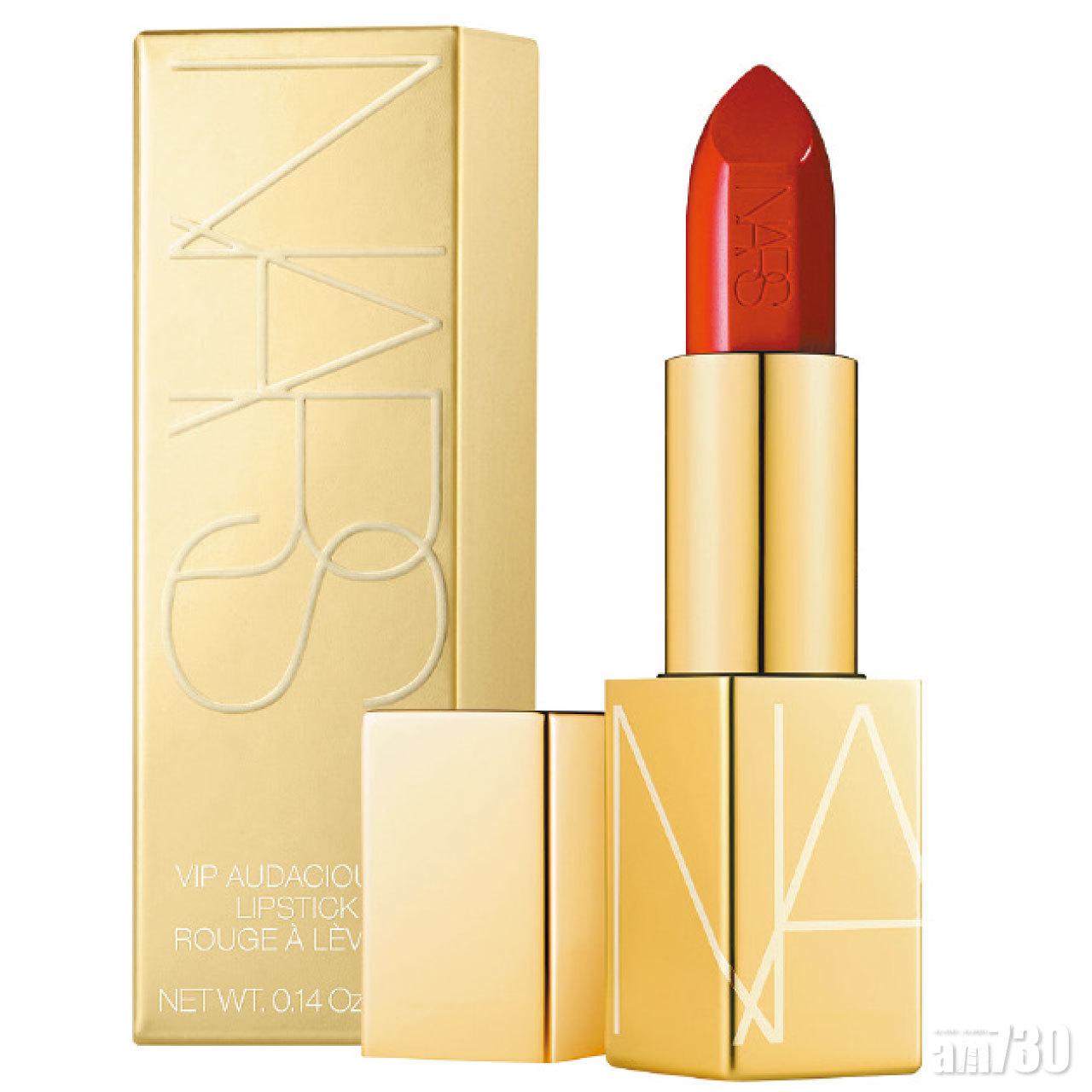 VIP珍藏版AUDACIOUS唇膏(#RITA深紅色) $275 (c)
以限量金色VIP珍藏版包裝重新登場,浪漫性感的深紅色調,輕輕一抹即可令雙唇顯得型格誘人。