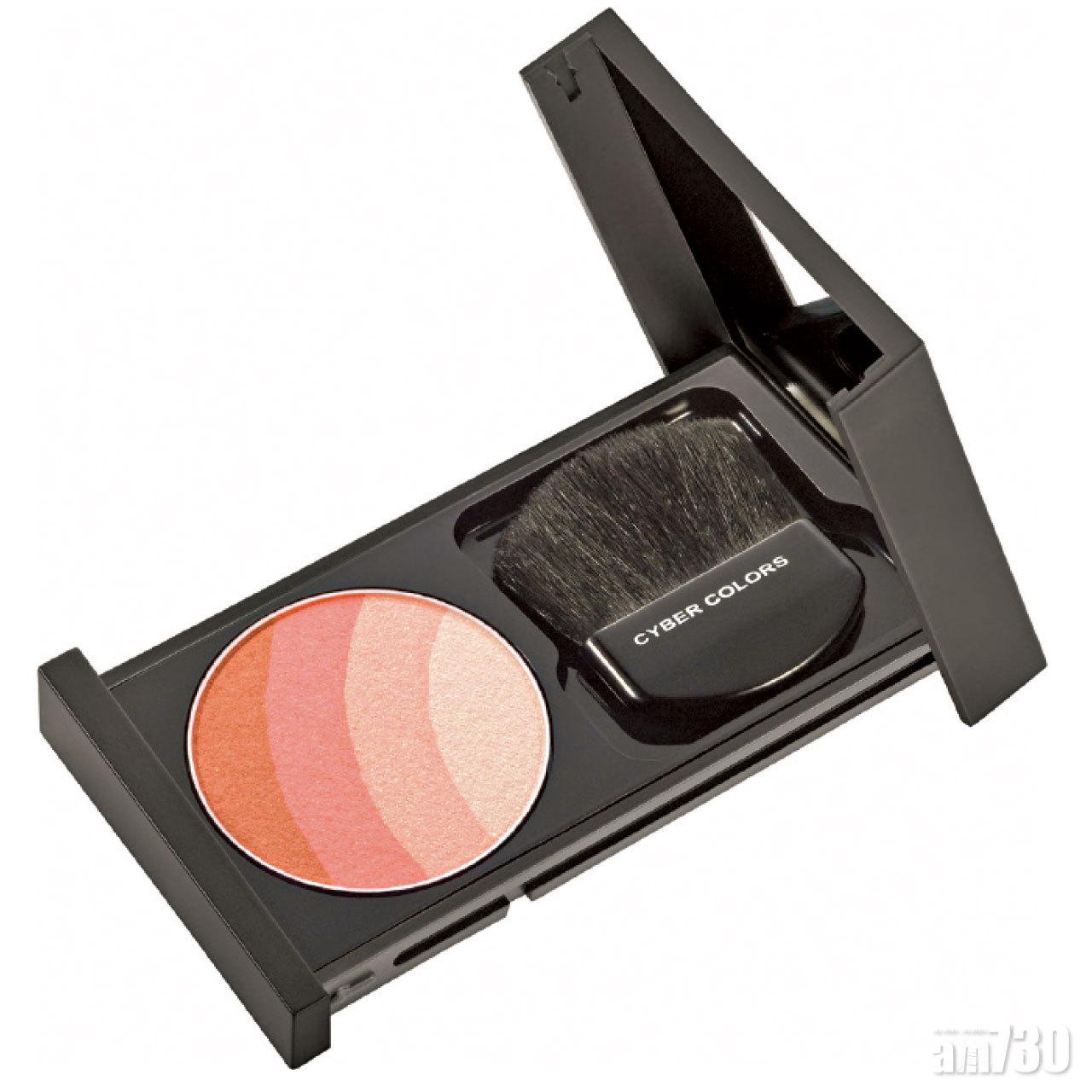 亮采立體四色胭脂(#01 Orange Coral) $168 (a)
蘊含電氣石(Tourmaline Powder)成分,有助改善暗啞膚色;如絲般幼細的質感,輕易塑造自然的嫣紅臉龐,而且持久貼服。