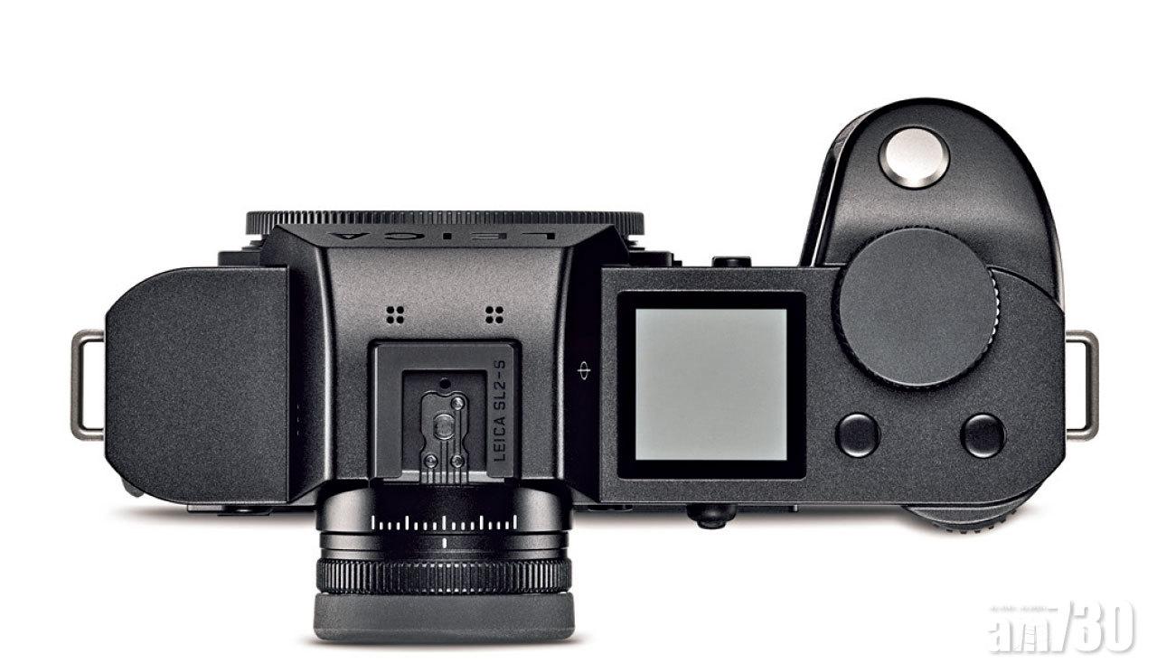 整體操作和手感跟SL2無異,但就可透過更新強化拍片性能。