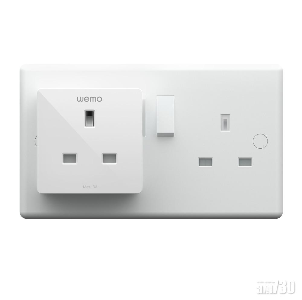 插到電源插座上,就可以透過手機或語音控制傳統家電產品。