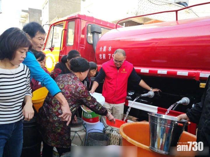 玉環市派水車為居民供水。(互聯網)