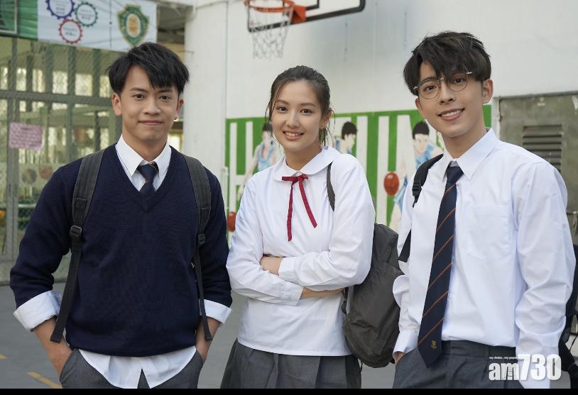 Edan返母校取景拍,與Mandy和Locker以學生look 拍MV。
