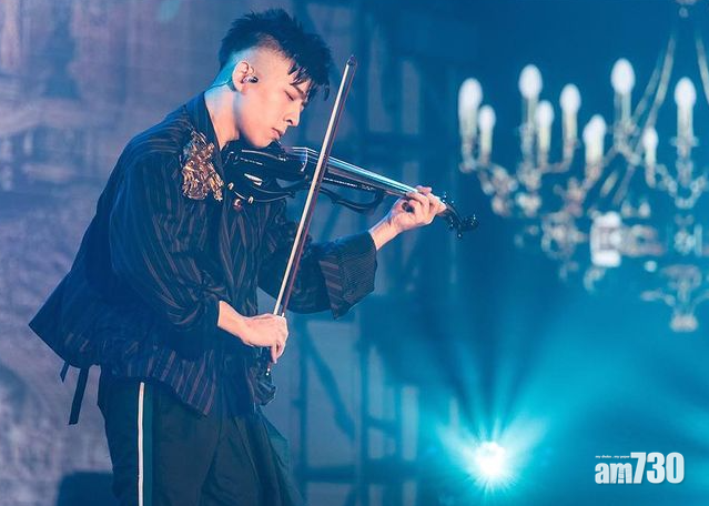 Edan在《造星I》總決賽,以小提琴與電結他,有音樂才子之稱。