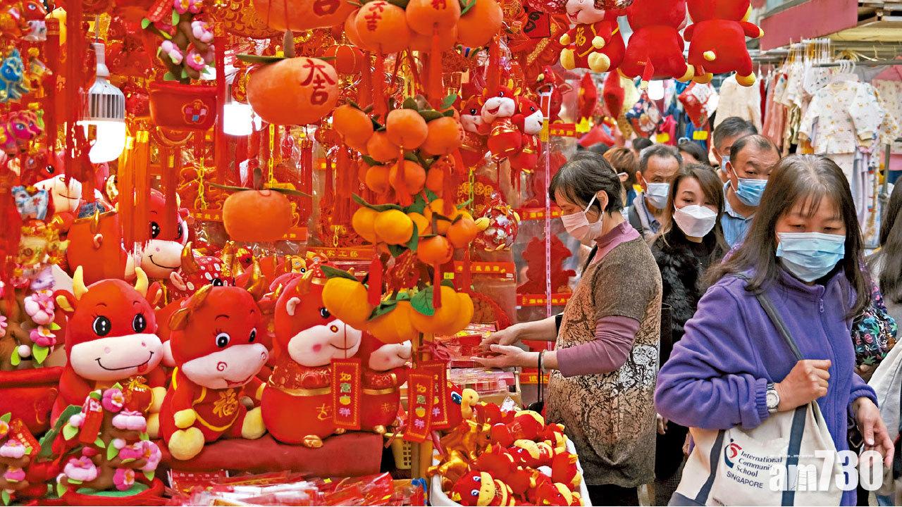 農曆新年前是傳統旺季,但有指市民消費意欲仍低迷。(路透社)