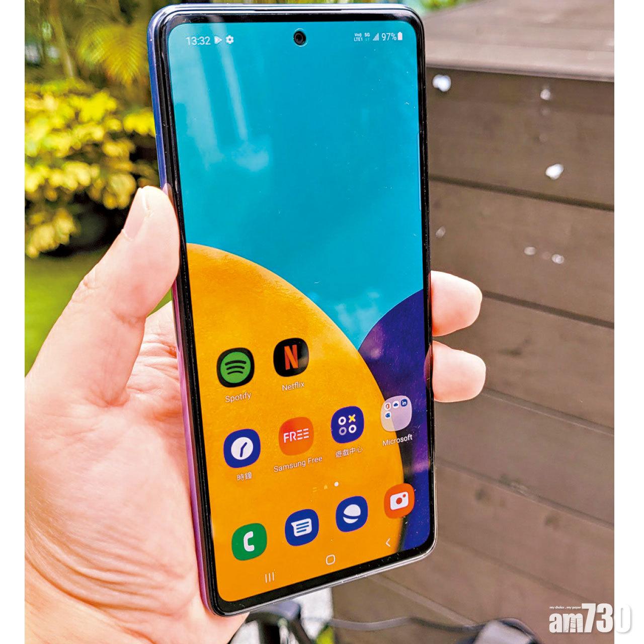 6.5吋Infinity-O提供最高800nits亮度,並有Eye Care護眼模式。