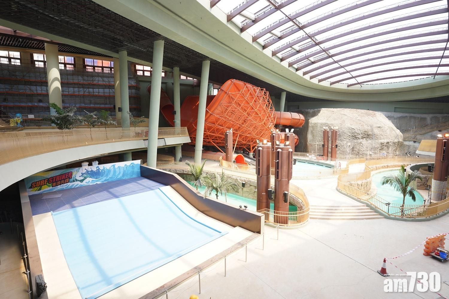 水上樂園招聘逾百水上設施營運專員,毋須拯溺資格,公園提供救生培訓。(陳奕釗攝)