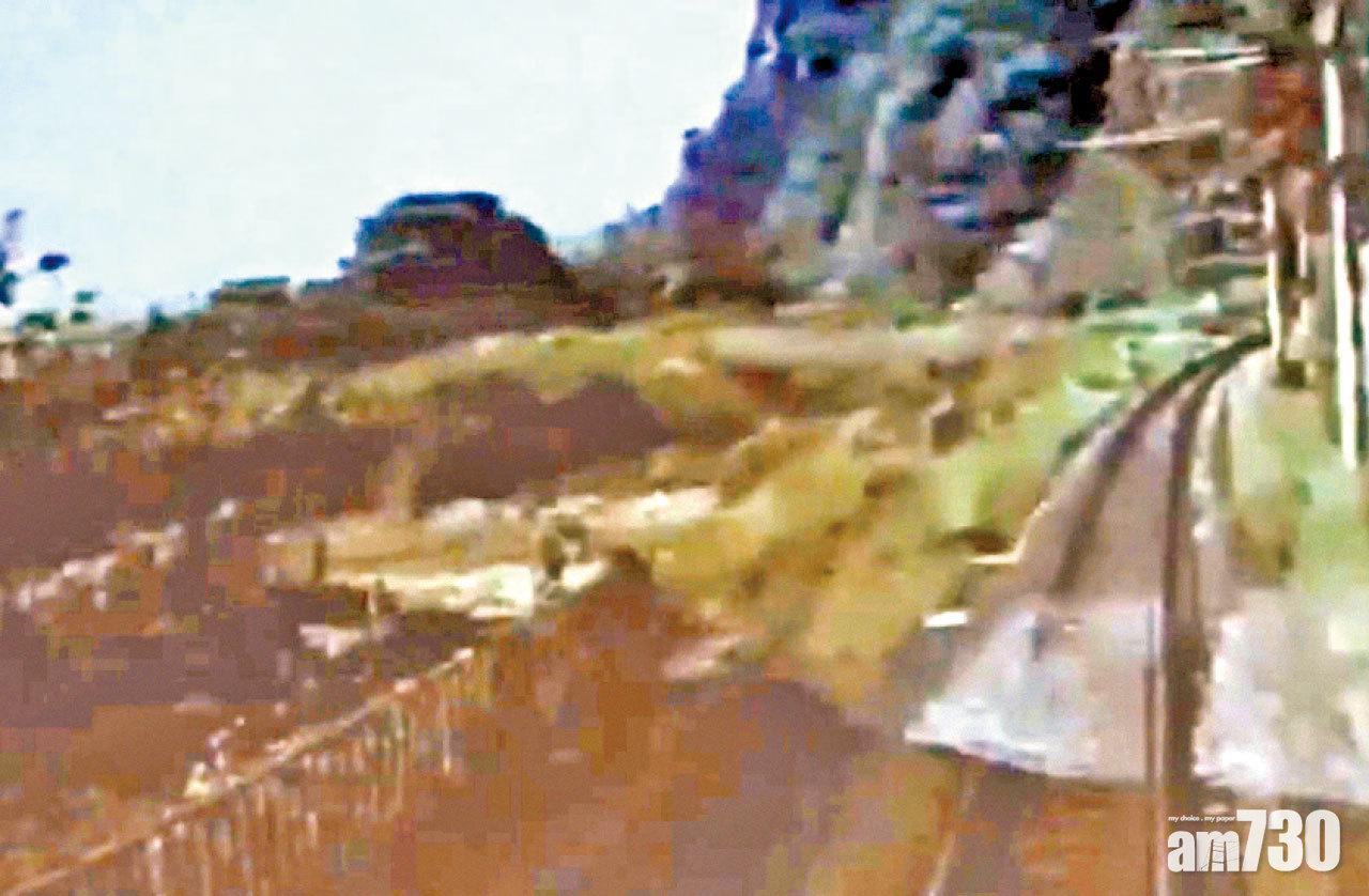 太魯閣號駛出和仁隧道後,將近轉彎位才看到路軌上有工程車。(互聯網)