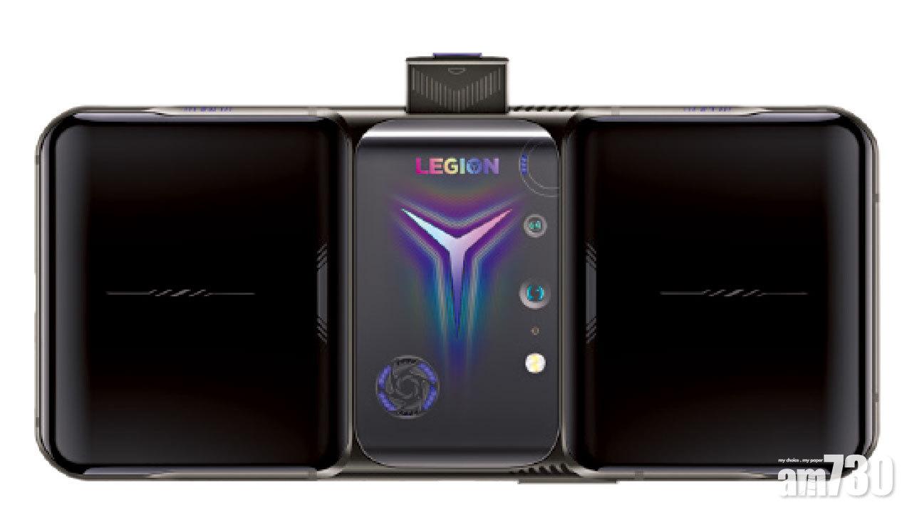 中央元件位置增設兩顆散熱扇。