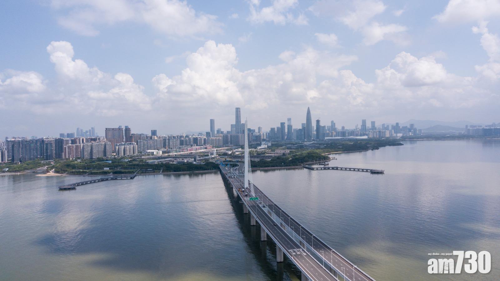 深圳灣口岸明日起延長清關時間至朝10晚10。(資料圖片)
