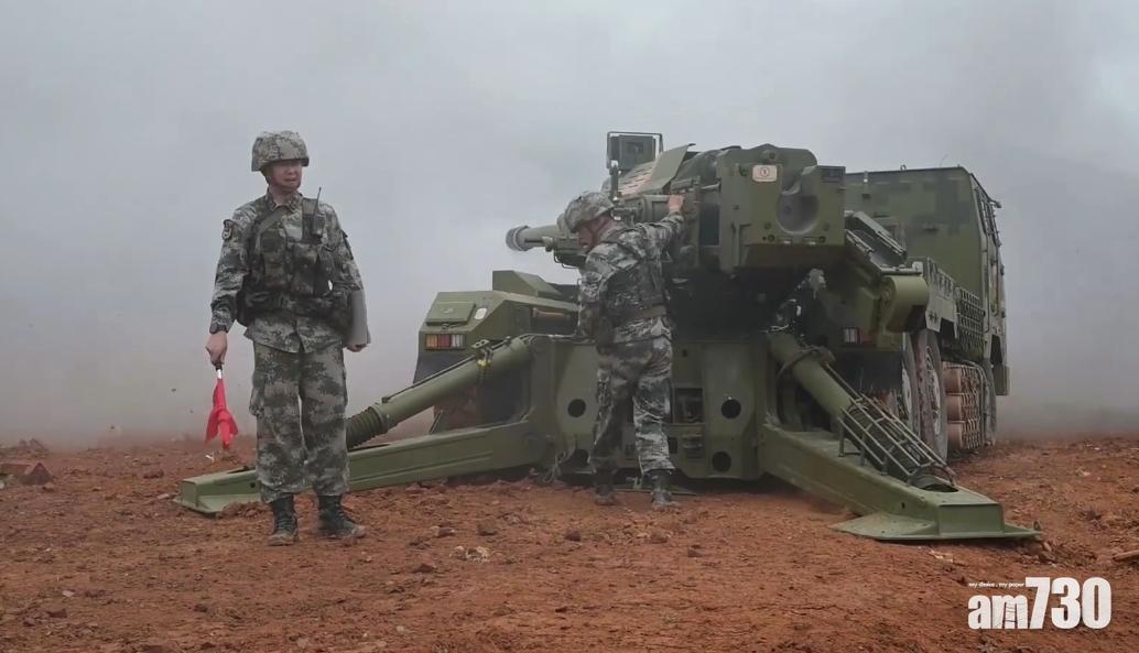 東部戰區陸軍近日在福建南部某山地以直瞄射擊方式檢驗新型155毫米車載加榴炮實彈射能力。(互聯網)