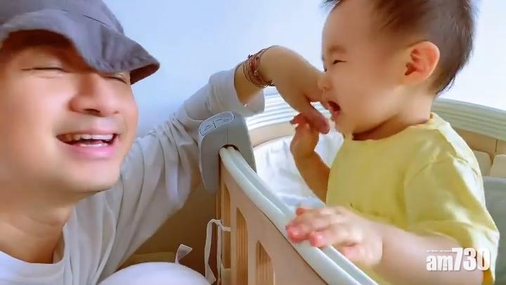 兩人齊齊眯起眼,很有父子相。(IG@leoku)