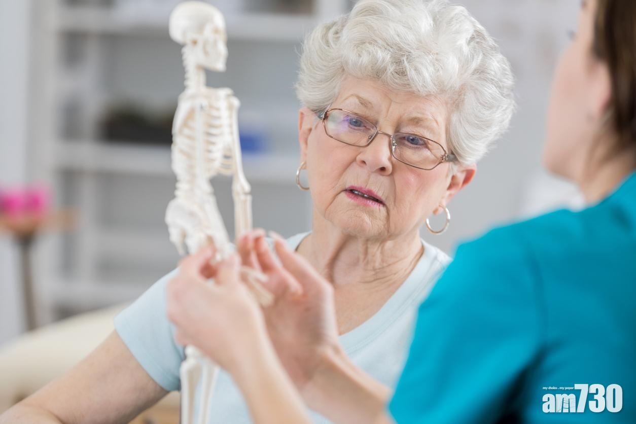 脊骨、髖骨、股骨及手腕等位置的骨質密度偏低,則患心臟病或中風的風險會上升16%至38%。(互聯網圖片)