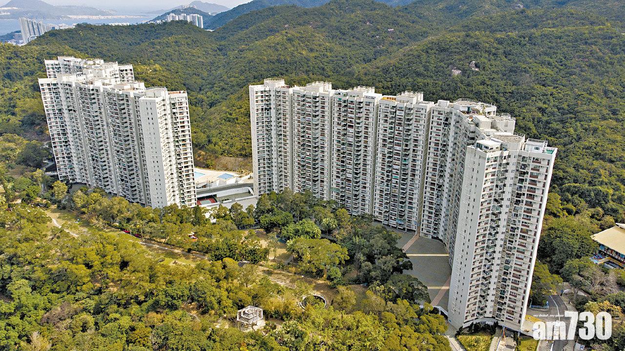 賽西湖大廈頂層連天台原業主持貨剛滿3年,帳面獲利500萬元離場。 (陳奕釗攝)